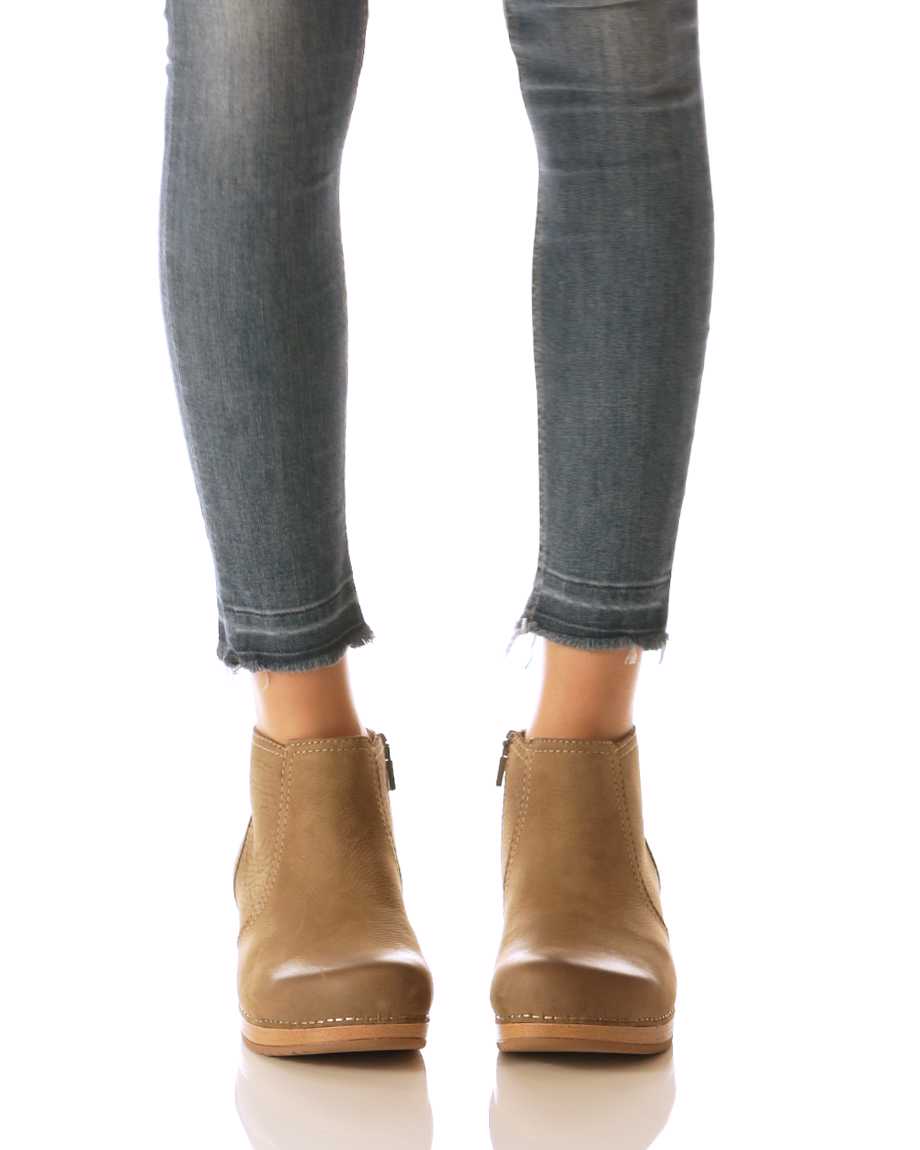 Dansko Barbara Burnished Nubuck Women Boots Black | CA 3544DFM