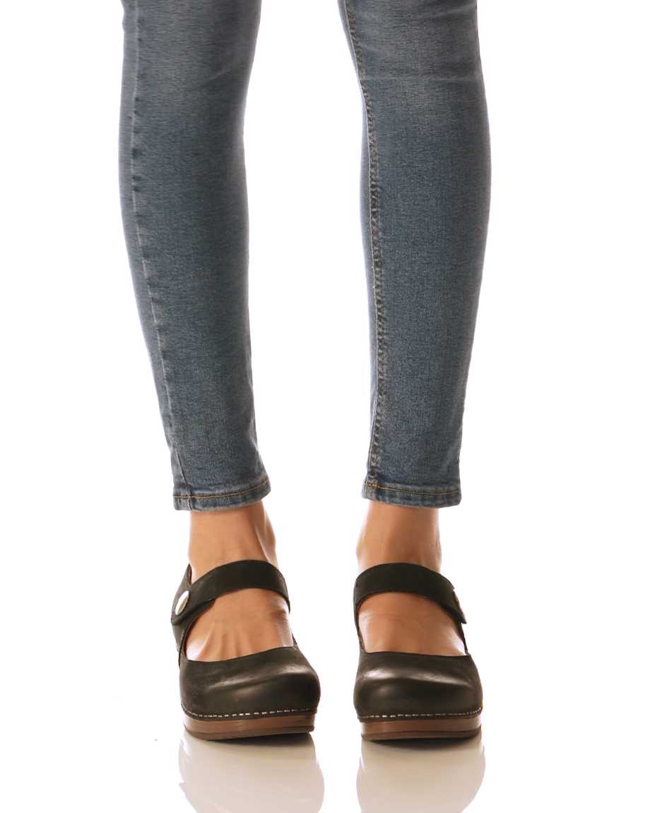 Dansko Beatrice Waxy Burnished Women Clogs Red | CA 3553CTI