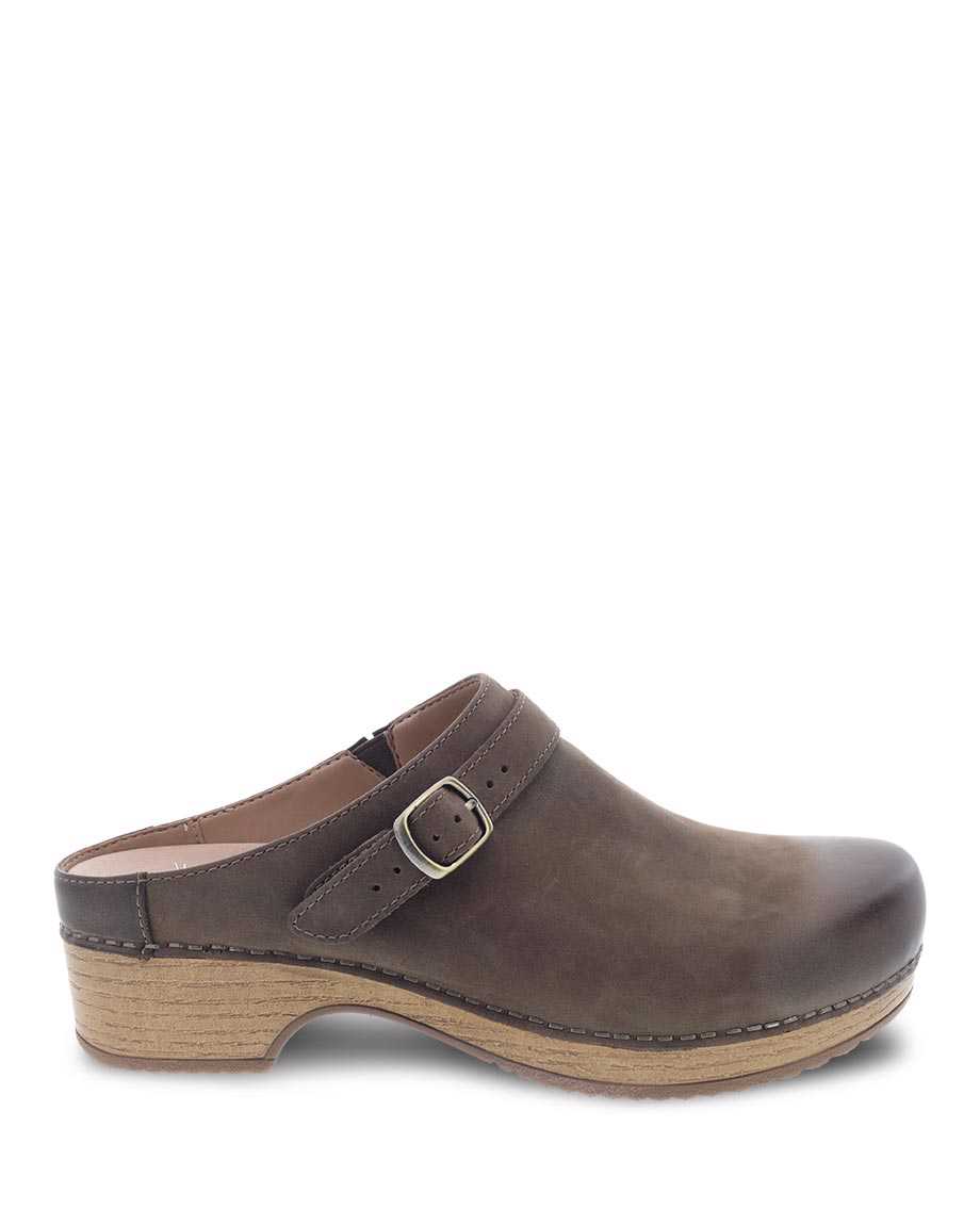 Dansko Berry Burnished Nubuck Women Clogs Taupe | CA 3554VRO