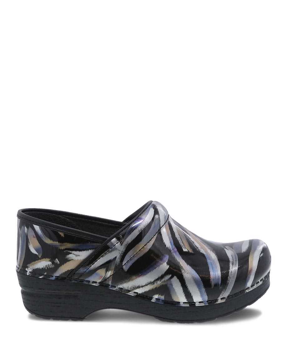 Dansko Professional Brush Patent Men Clogs Black / White | CA 3528RVP