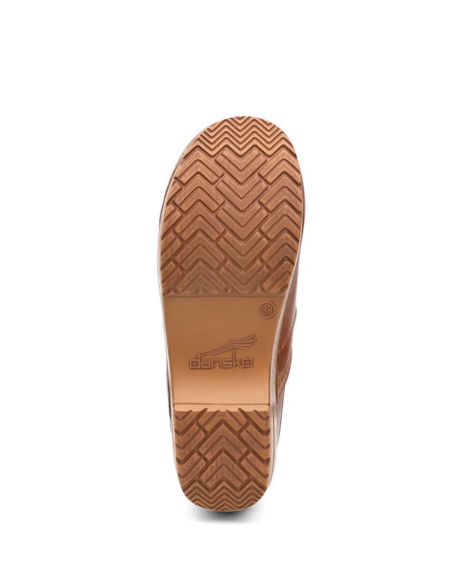 Dansko Professional Distressed Women Wide Shoes Orange | CA 3952TCW