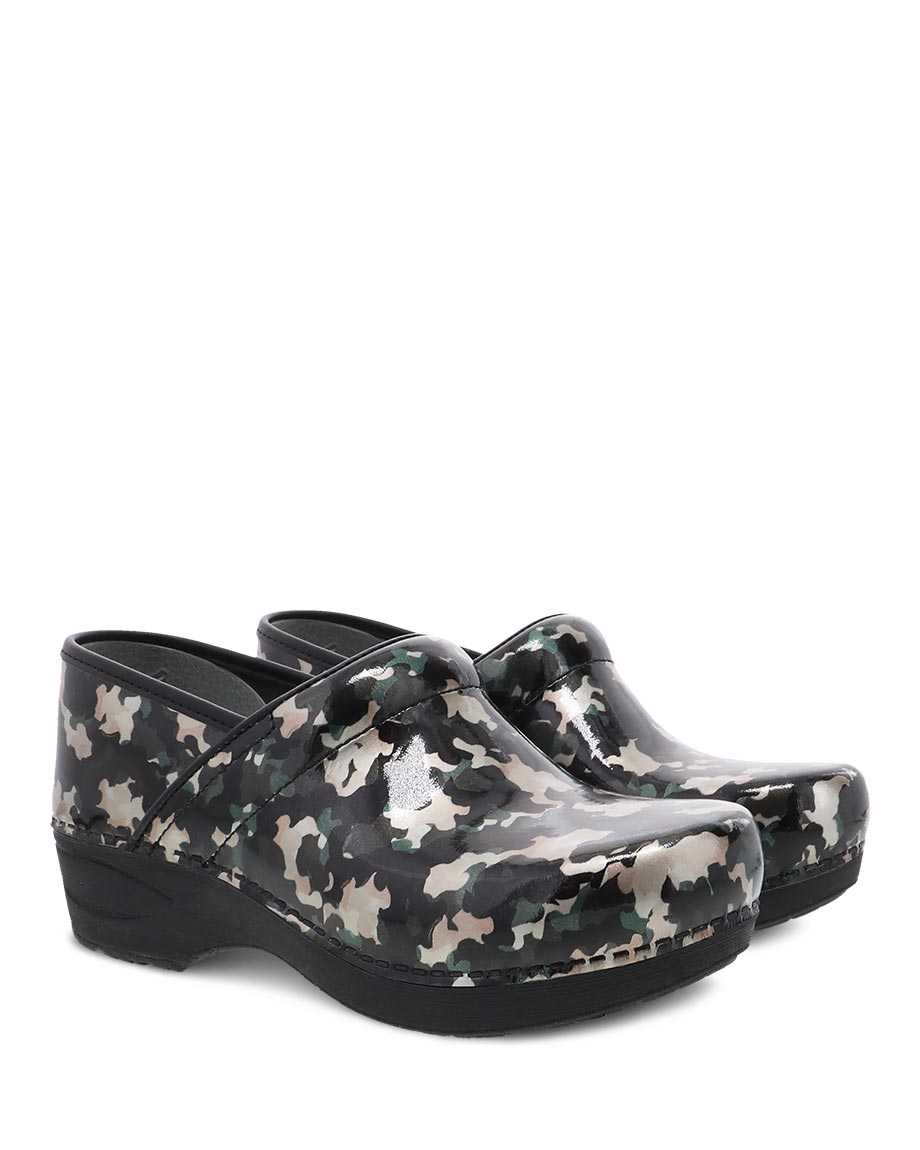 Dansko XP 2.0 Patent Women Wide Shoes Black / White | CA 3963HAD