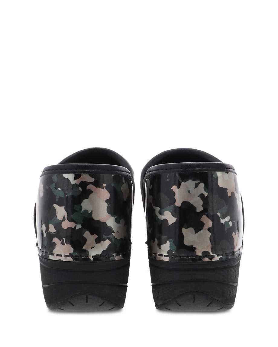 Dansko XP 2.0 Patent Women Wide Shoes Black / White | CA 3963HAD