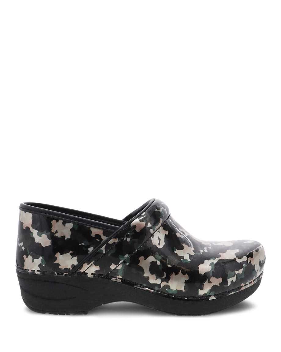 Dansko XP 2.0 Patent Women Wide Shoes Black / White | CA 3963HAD