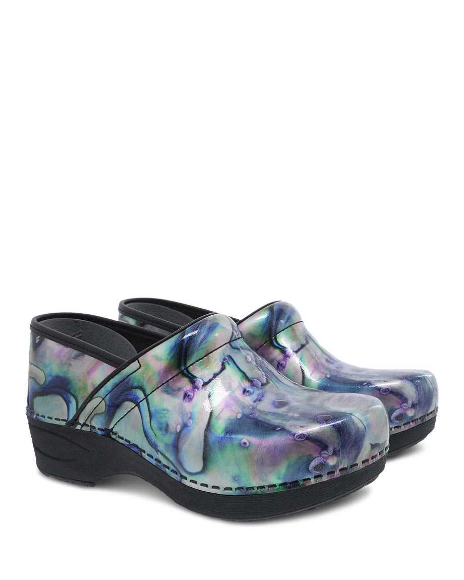 Dansko XP 2.0 Pearl Patent Women Wide Shoes Silver | CA 3966LIH